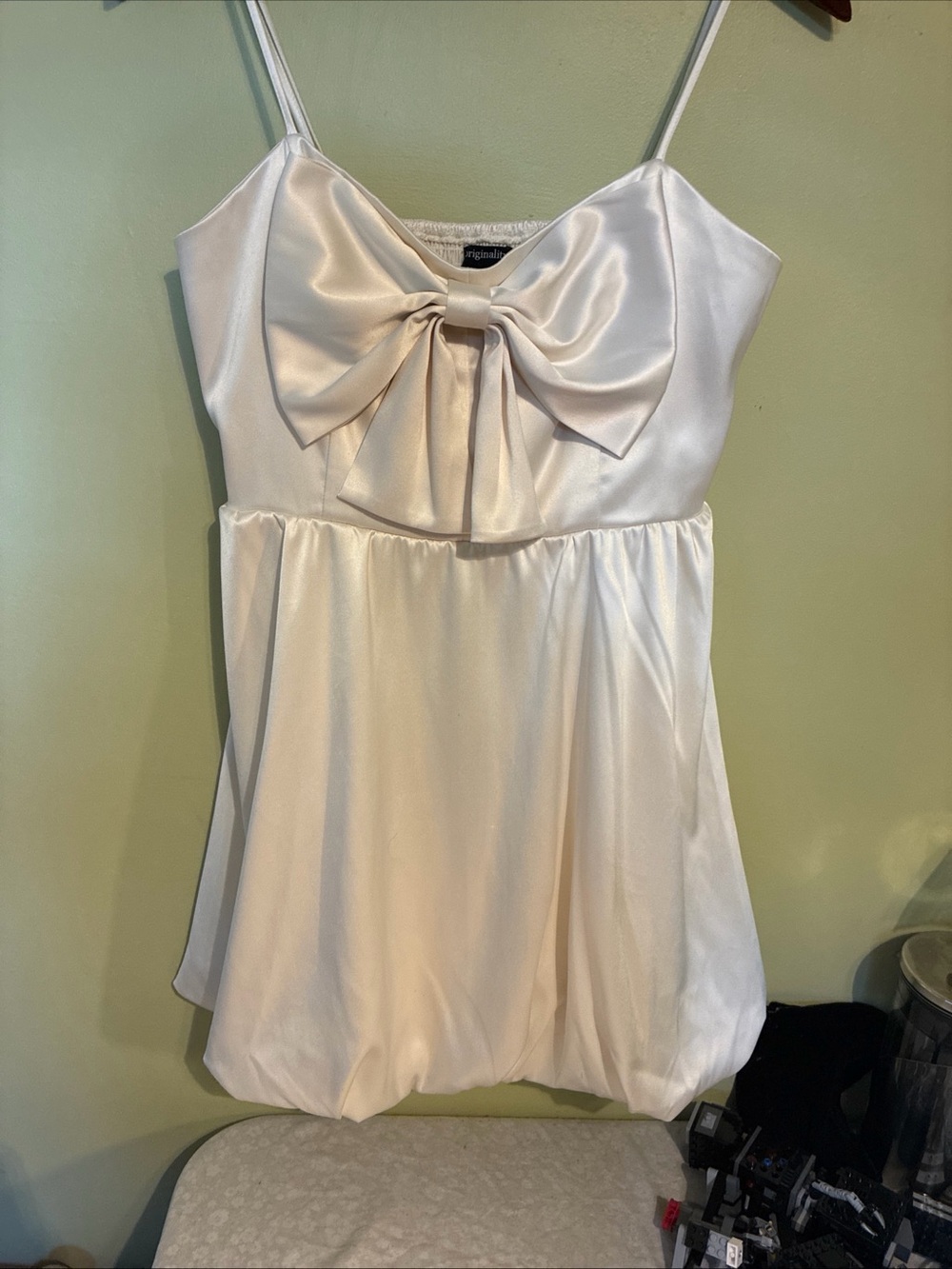 Originaliity  Satin Bow-Front Spaghetti Strap Dreaa in Cream
